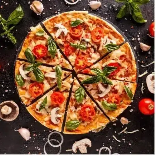 Pizza découpée en 8 parts